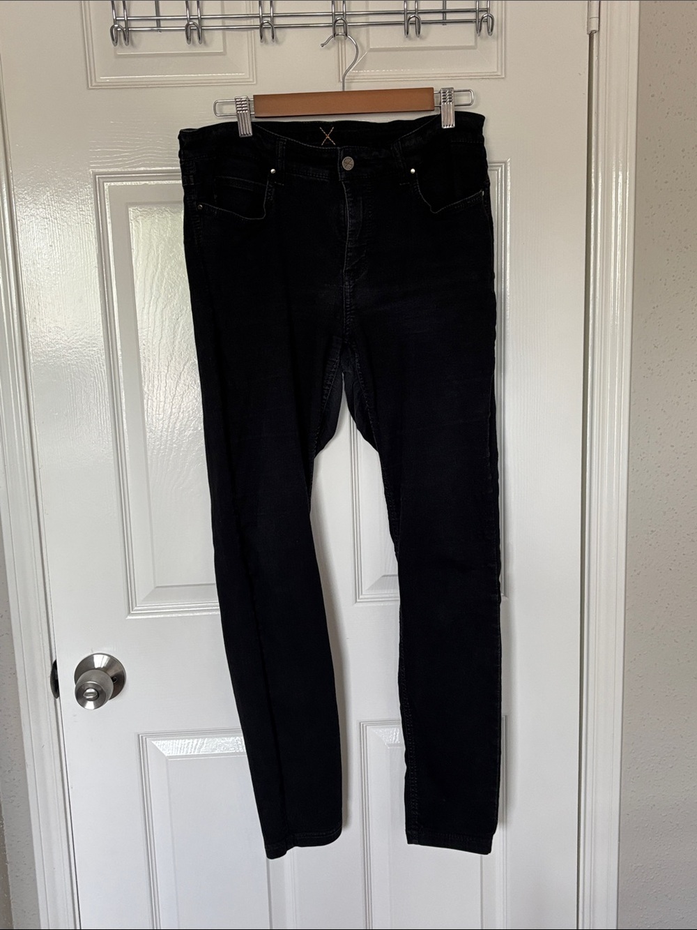 217. Dream Jeans by MAC Black Skinny Jeans w Stone Washed Look Size 42 EU, US L